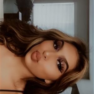 Meet your Posher, Desiree